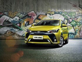 Toyota Yaris XP150 Рестайлинг Хэтчбек 5 дв. L c 2016 года